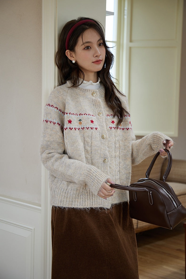 花朵刺繡麻花條毛衣